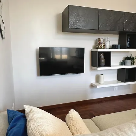 Elegante Bilocale- 1 Minuto Dalla Metro M2 Piola Apartment *